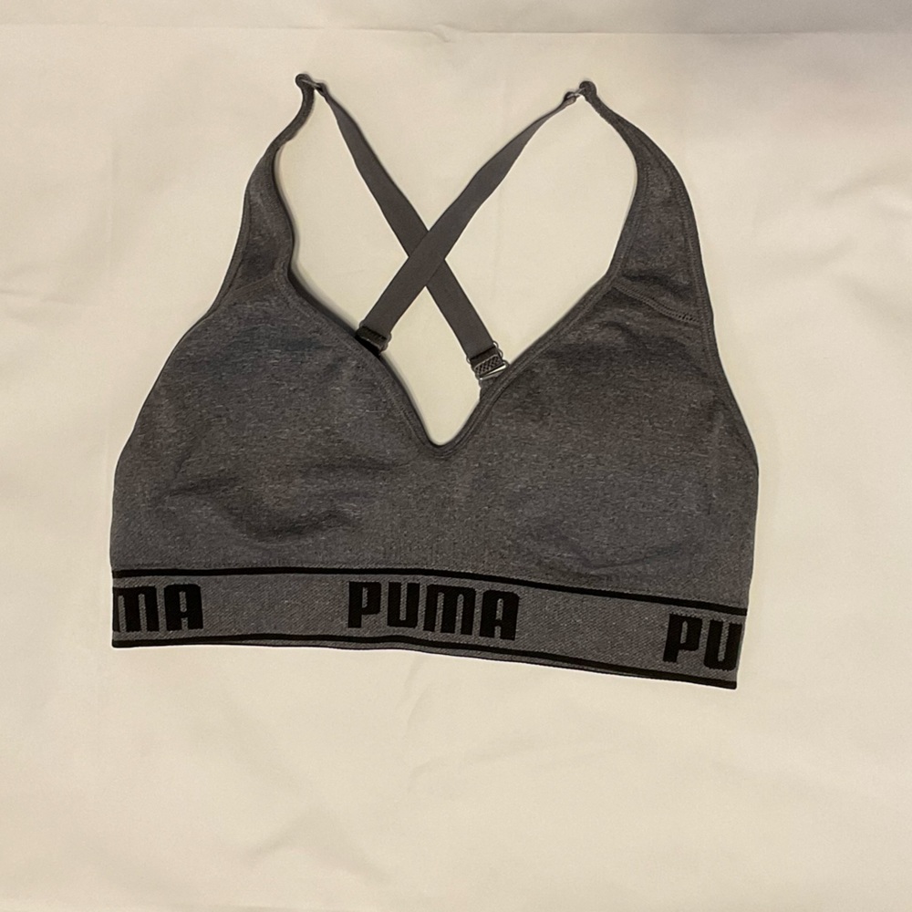 Women’s Puma Grey Sports Bra. Removable Pads. Adjustable Straps. Racer Back.